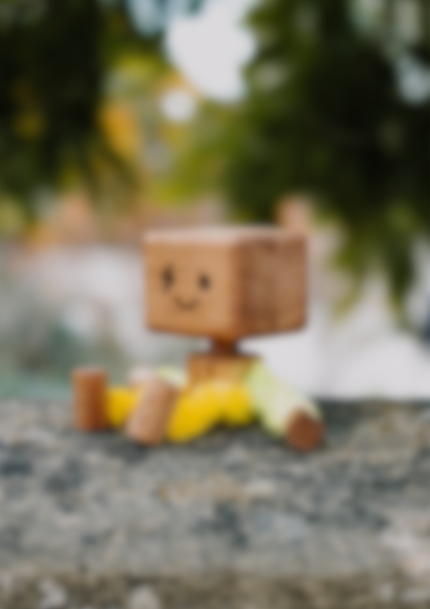 <h2>KIRA</h2><h2>SE CACHE.</h2><p>Il arrive bientôt</p><h2></h2>